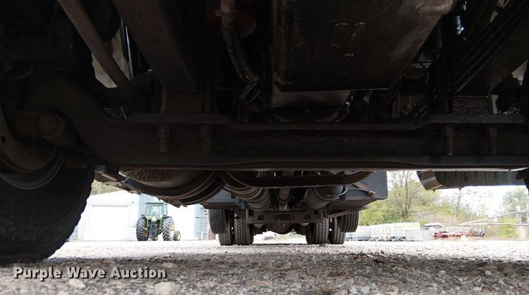 image for item DU3595 2004 Kenworth  T800 flatbed truck