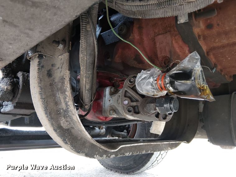 image for item DU3595 2004 Kenworth  T800 flatbed truck