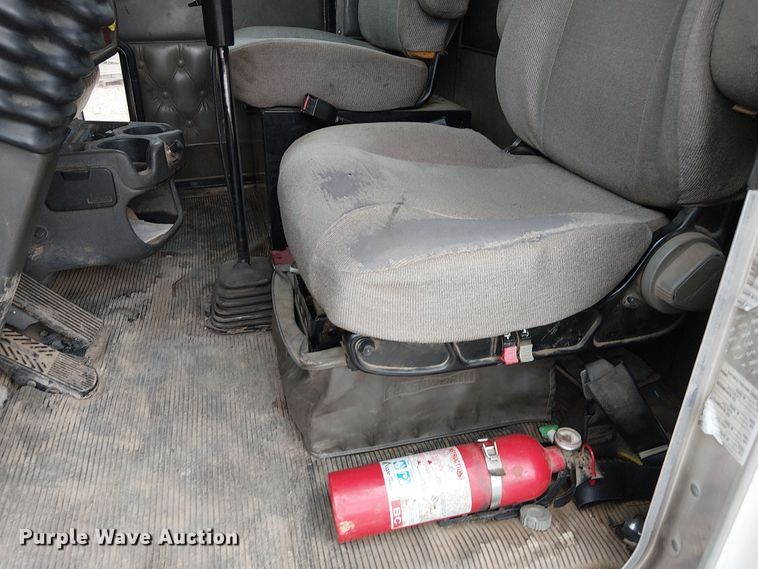 image for item DU3595 2004 Kenworth  T800 flatbed truck