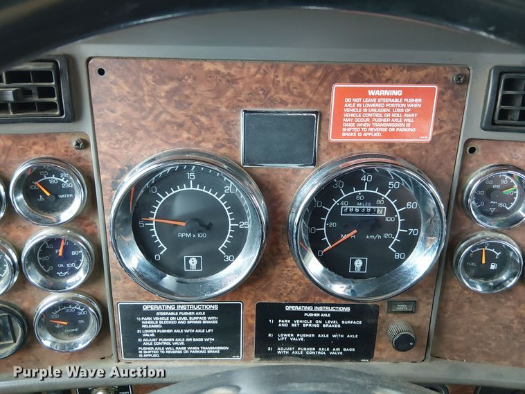 image for item DU3595 2004 Kenworth  T800 flatbed truck