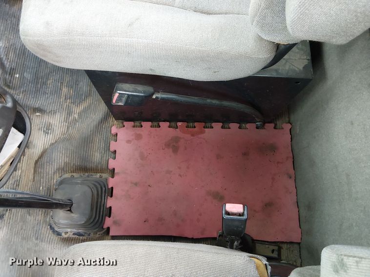 image for item DU3595 2004 Kenworth  T800 flatbed truck