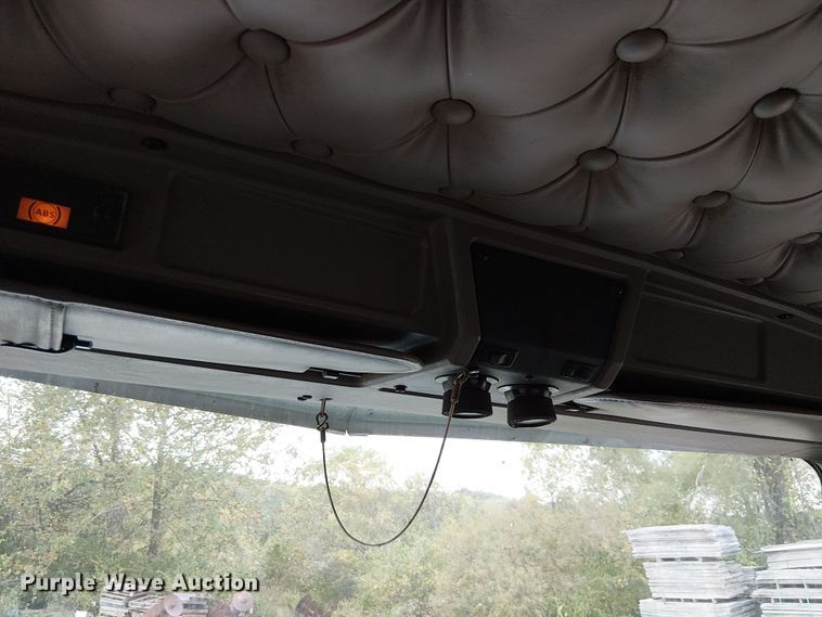 image for item DU3595 2004 Kenworth  T800 flatbed truck