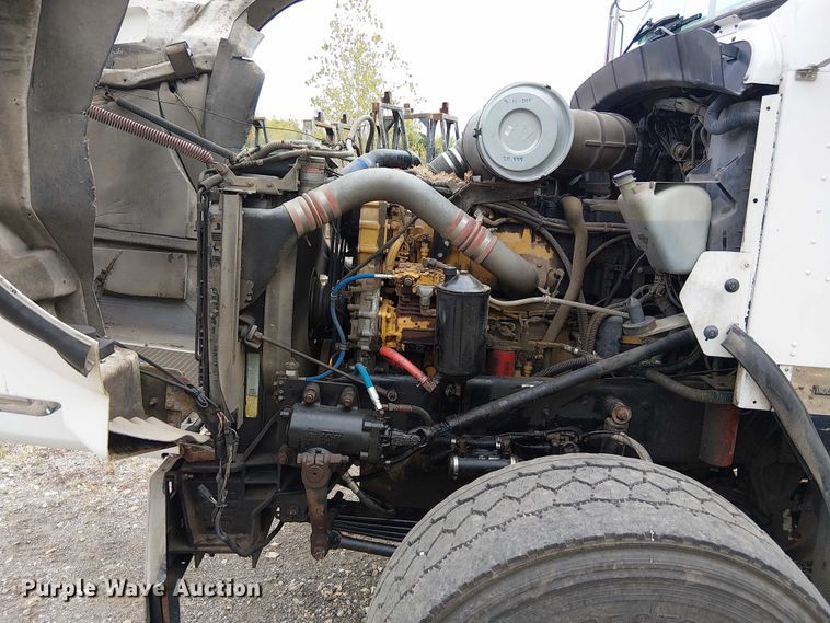 image for item DU3595 2004 Kenworth  T800 flatbed truck