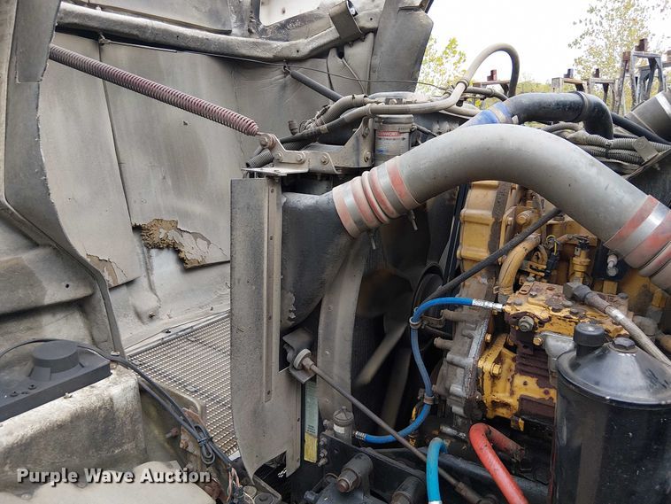 image for item DU3595 2004 Kenworth  T800 flatbed truck