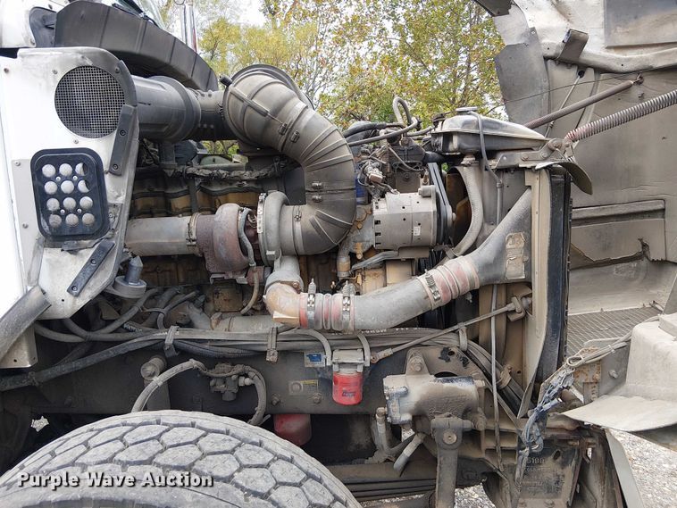 image for item DU3595 2004 Kenworth  T800 flatbed truck