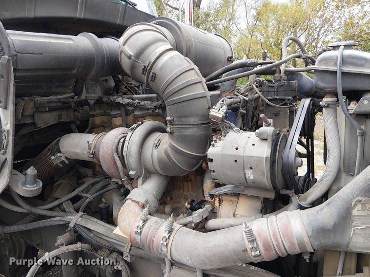 image for item DU3595 2004 Kenworth  T800 flatbed truck