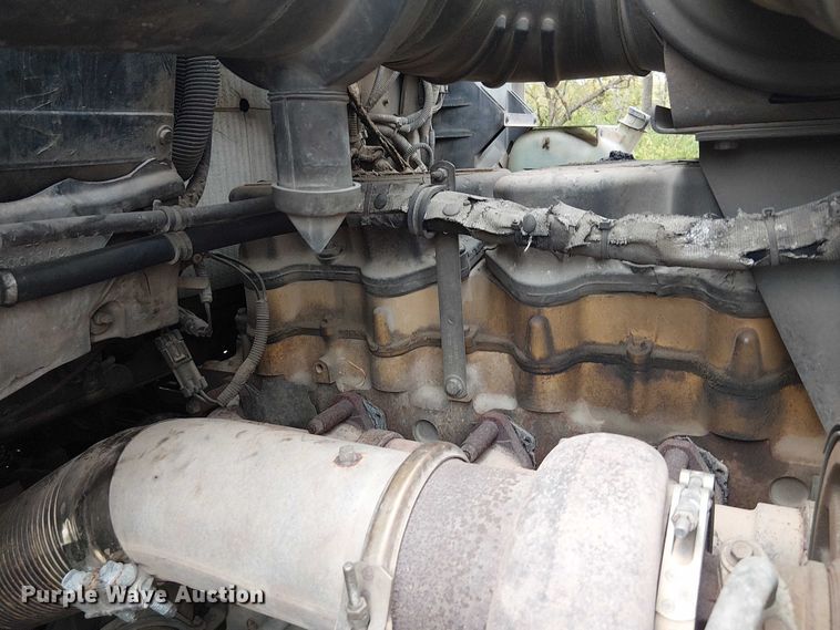 image for item DU3595 2004 Kenworth  T800 flatbed truck