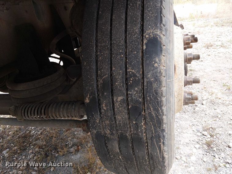 image for item DU3595 2004 Kenworth  T800 flatbed truck