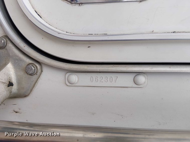 image for item DU3595 2004 Kenworth  T800 flatbed truck