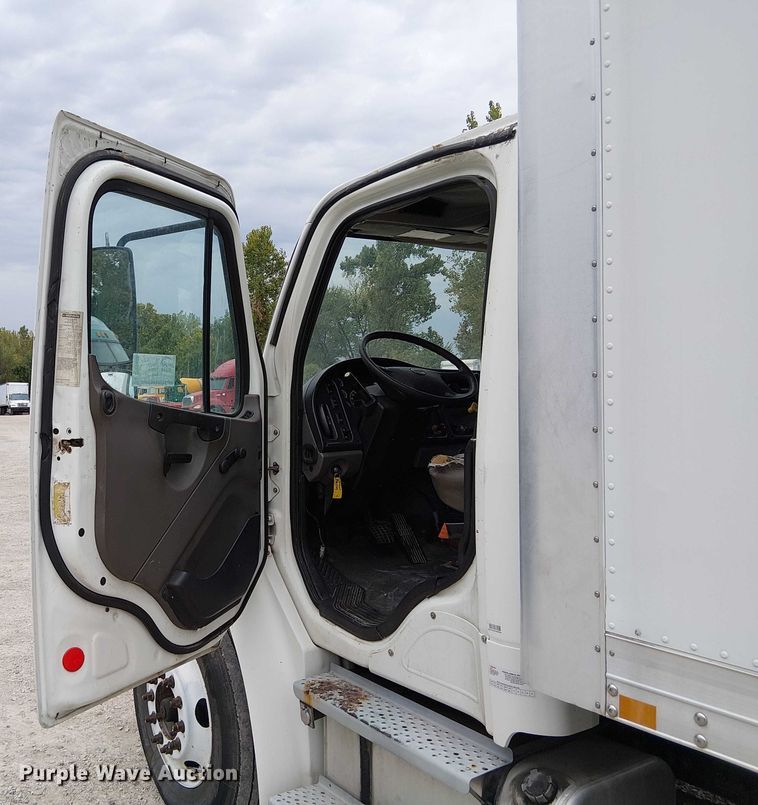 image for item DU3600 2009 Freightliner  Business Class M2 box truck