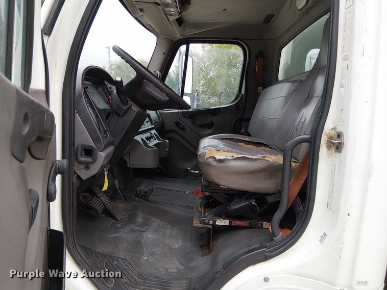 image for item DU3600 2009 Freightliner  Business Class M2 box truck