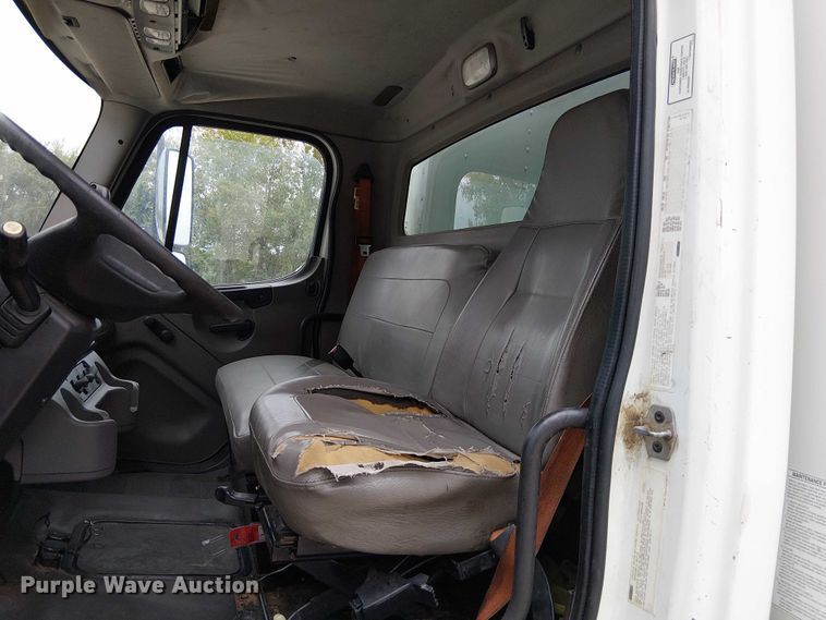 image for item DU3600 2009 Freightliner  Business Class M2 box truck