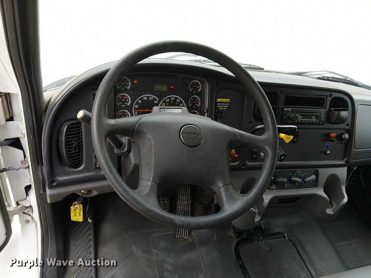 image for item DU3600 2009 Freightliner  Business Class M2 box truck