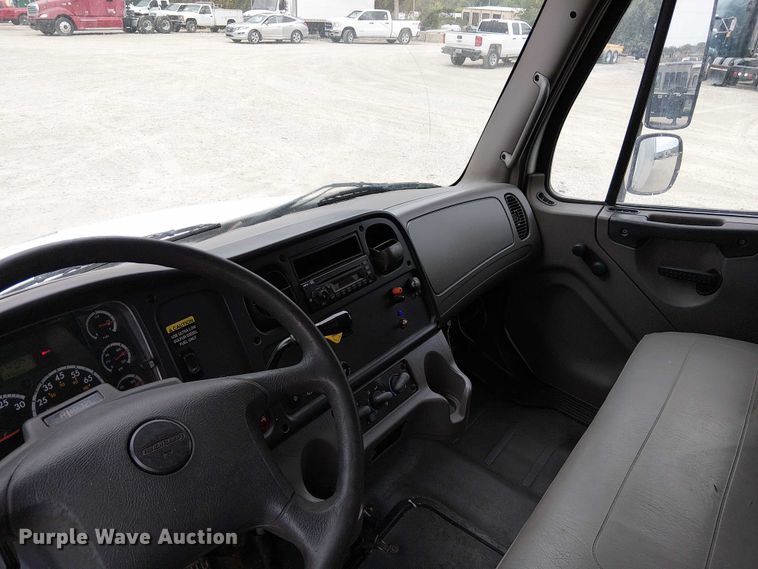 image for item DU3600 2009 Freightliner  Business Class M2 box truck