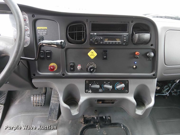 image for item DU3600 2009 Freightliner  Business Class M2 box truck