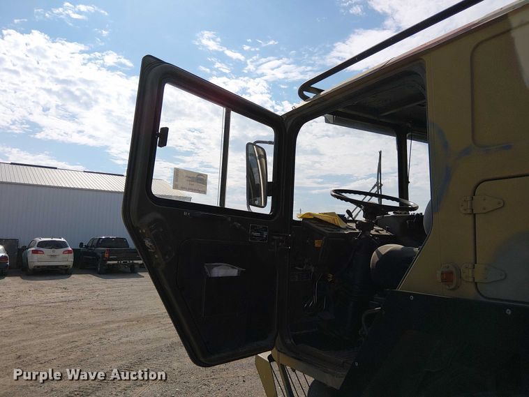 image for item DU3631 1986 Man M1001  crane truck