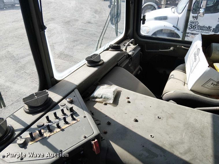 image for item DU3631 1986 Man M1001  crane truck