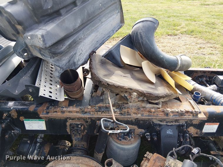 image for item DU3634 2012 Freightliner Cascadia semi truck