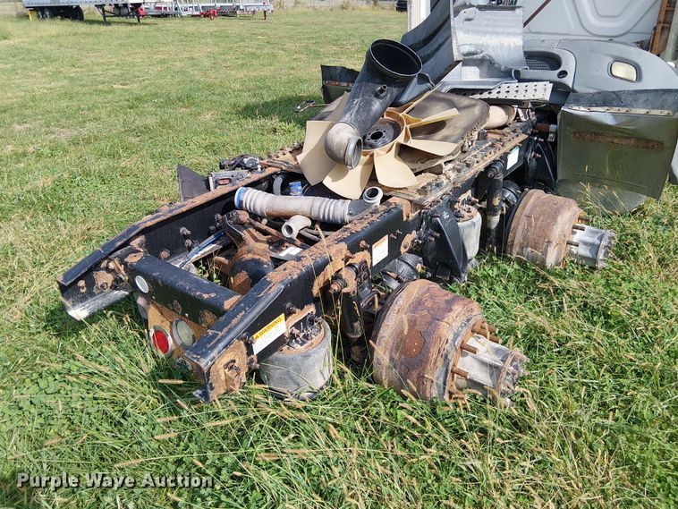 image for item DU3634 2012 Freightliner Cascadia semi truck