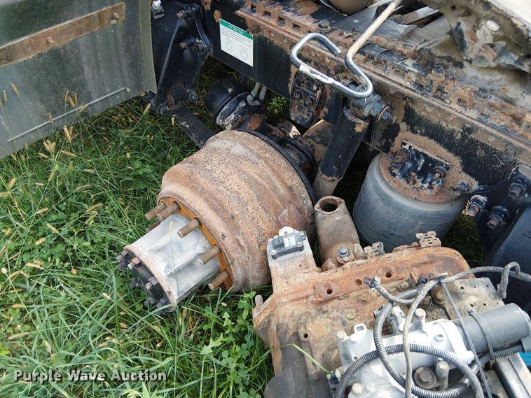 image for item DU3634 2012 Freightliner Cascadia semi truck