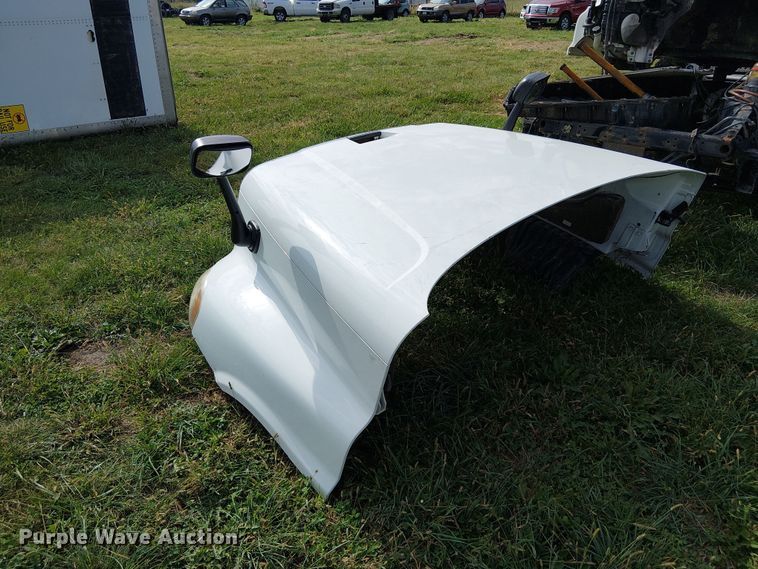 image for item DU3634 2012 Freightliner Cascadia semi truck