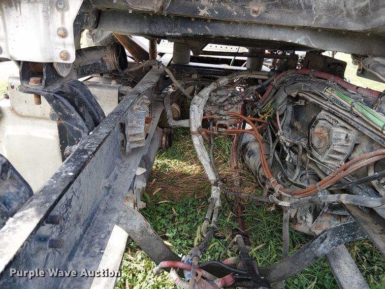 image for item DU3634 2012 Freightliner Cascadia semi truck