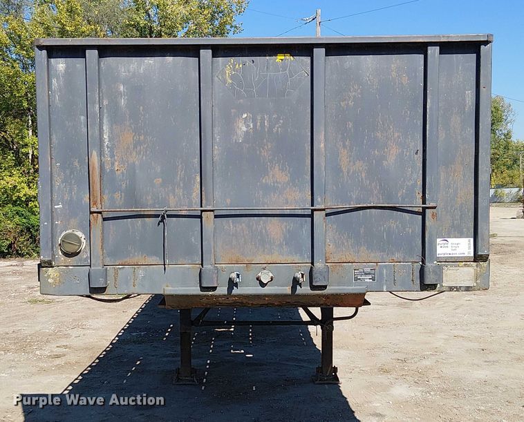 image for item DU3646 1986 Transcraft TL100K-48 flatbed trailer