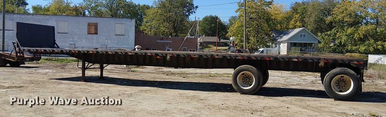 image for item DU3646 1986 Transcraft TL100K-48 flatbed trailer