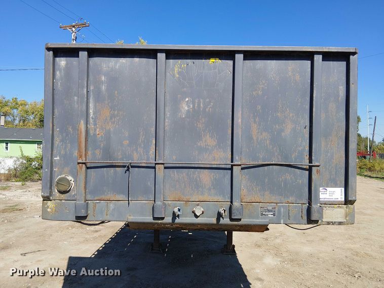 image for item DU3646 1986 Transcraft TL100K-48 flatbed trailer