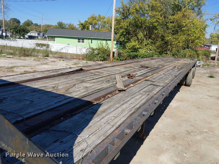 image for item DU3646 1986 Transcraft TL100K-48 flatbed trailer