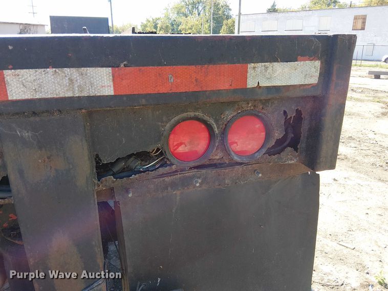 image for item DU3646 1986 Transcraft TL100K-48 flatbed trailer