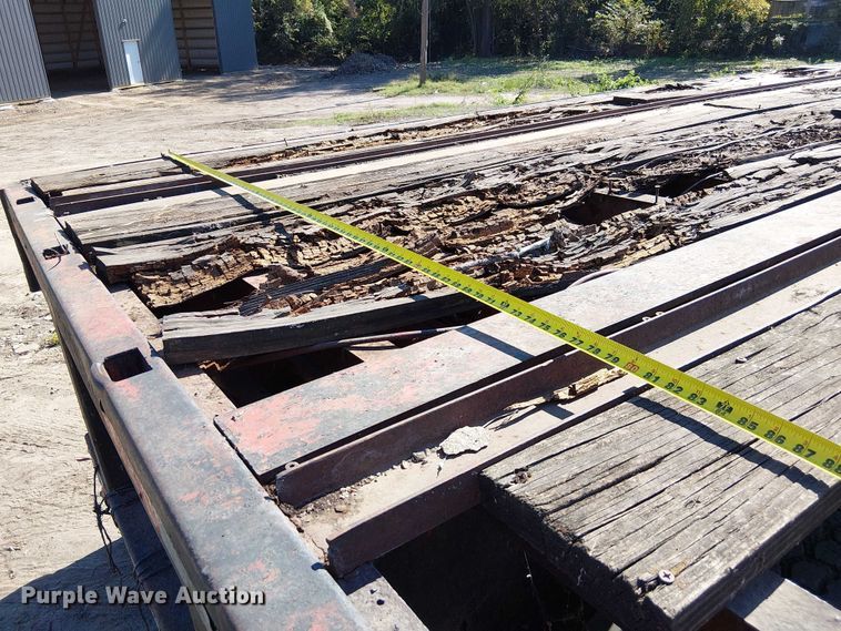 image for item DU3646 1986 Transcraft TL100K-48 flatbed trailer