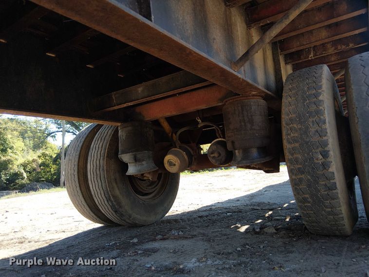 image for item DU3646 1986 Transcraft TL100K-48 flatbed trailer