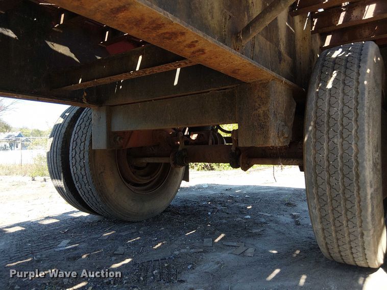 image for item DU3646 1986 Transcraft TL100K-48 flatbed trailer