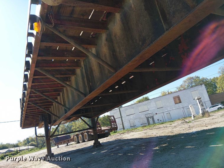 image for item DU3646 1986 Transcraft TL100K-48 flatbed trailer