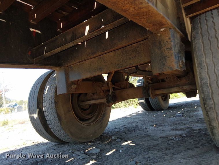 image for item DU3646 1986 Transcraft TL100K-48 flatbed trailer