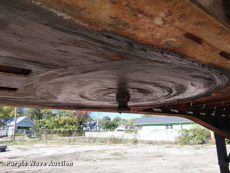 image for item DU3646 1986 Transcraft TL100K-48 flatbed trailer