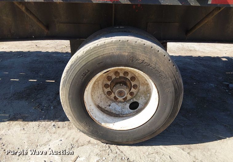 image for item DU3646 1986 Transcraft TL100K-48 flatbed trailer