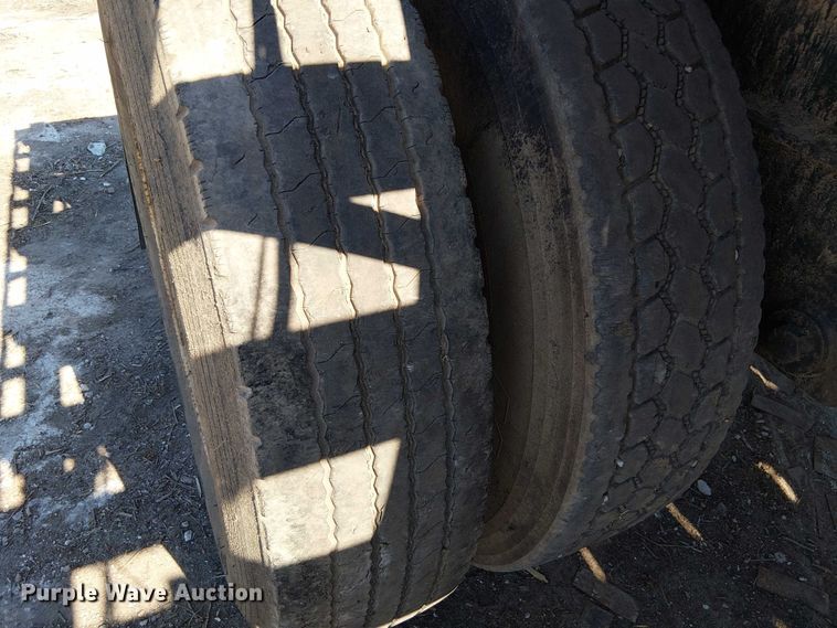 image for item DU3646 1986 Transcraft TL100K-48 flatbed trailer