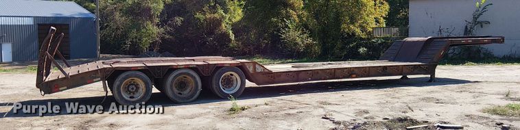 image for item DU3647 2003 Lowboy drop deck equipment trailer