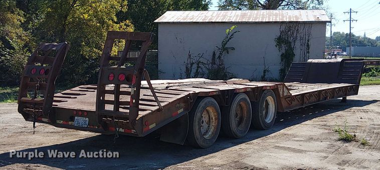image for item DU3647 2003 Lowboy drop deck equipment trailer