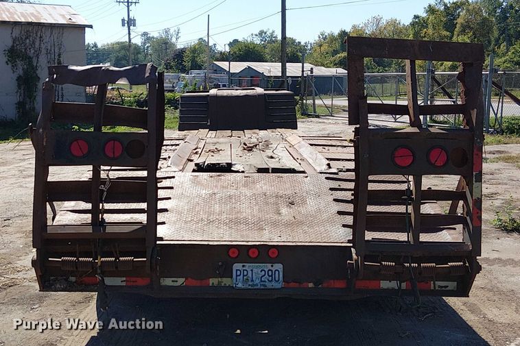 image for item DU3647 2003 Lowboy drop deck equipment trailer