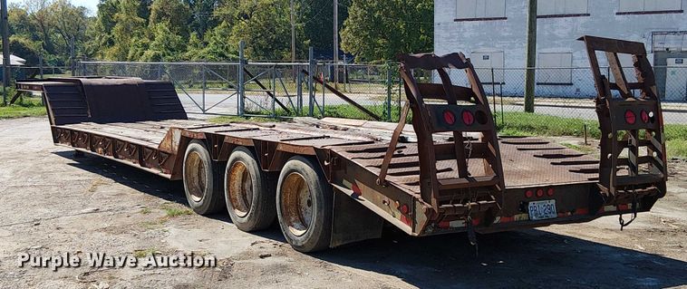 image for item DU3647 2003 Lowboy drop deck equipment trailer