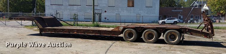 image for item DU3647 2003 Lowboy drop deck equipment trailer