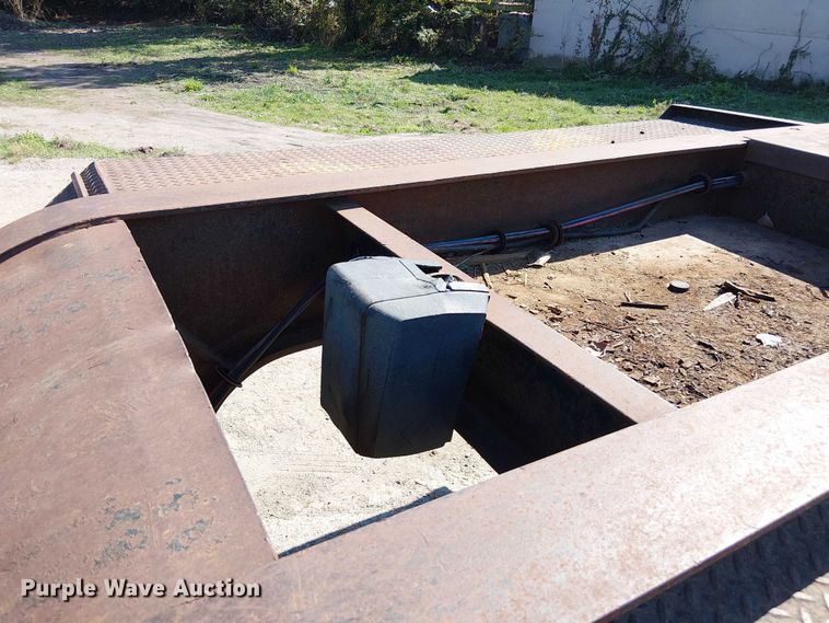 image for item DU3647 2003 Lowboy drop deck equipment trailer