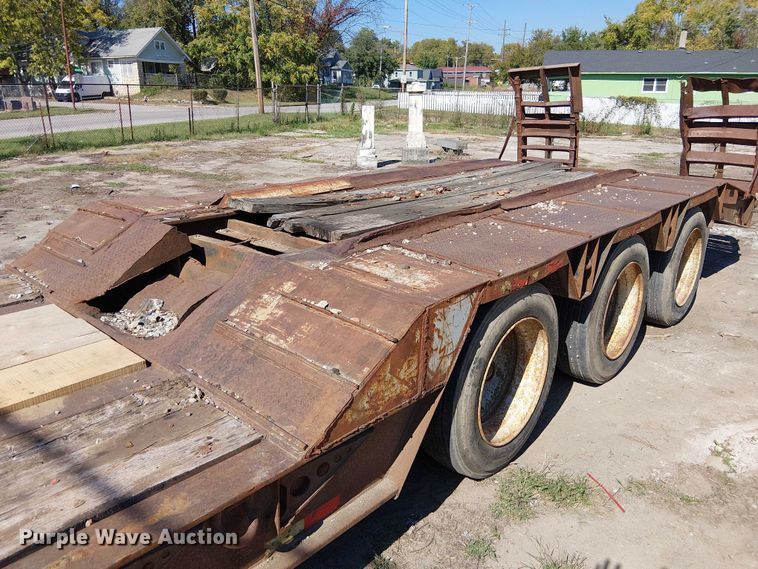 image for item DU3647 2003 Lowboy drop deck equipment trailer