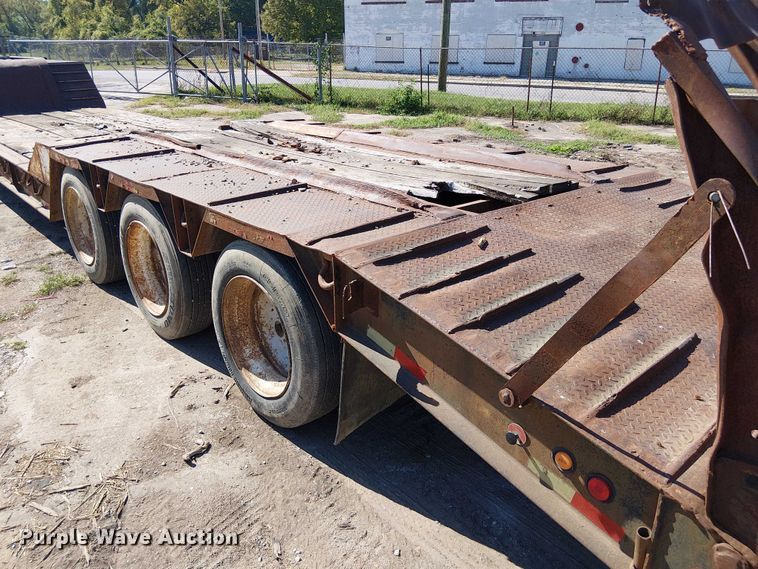 image for item DU3647 2003 Lowboy drop deck equipment trailer