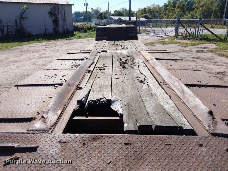 image for item DU3647 2003 Lowboy drop deck equipment trailer