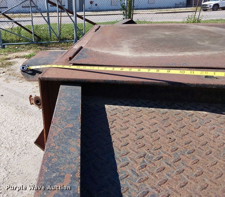 image for item DU3647 2003 Lowboy drop deck equipment trailer