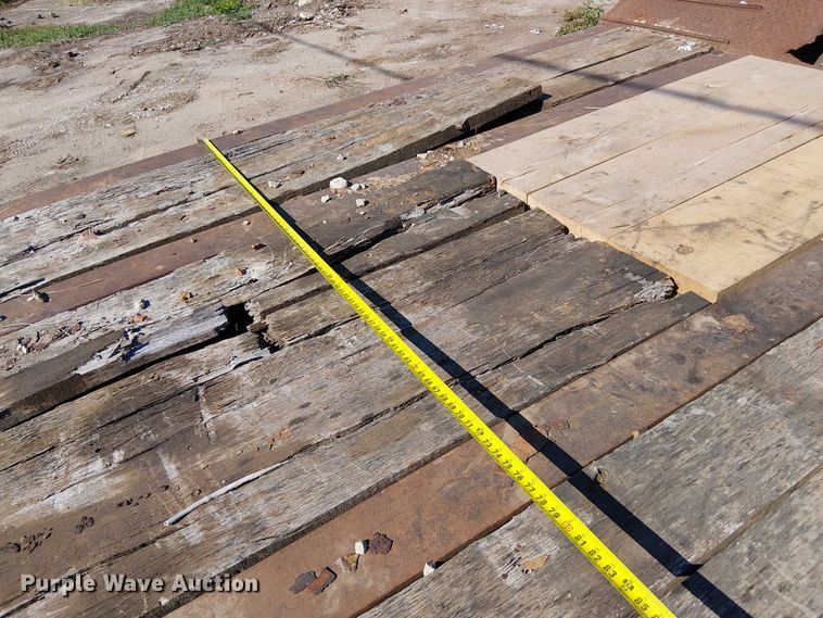 image for item DU3647 2003 Lowboy drop deck equipment trailer